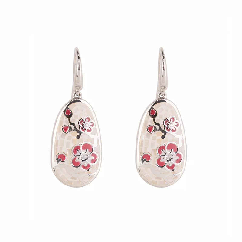 Content earrings front 800x800